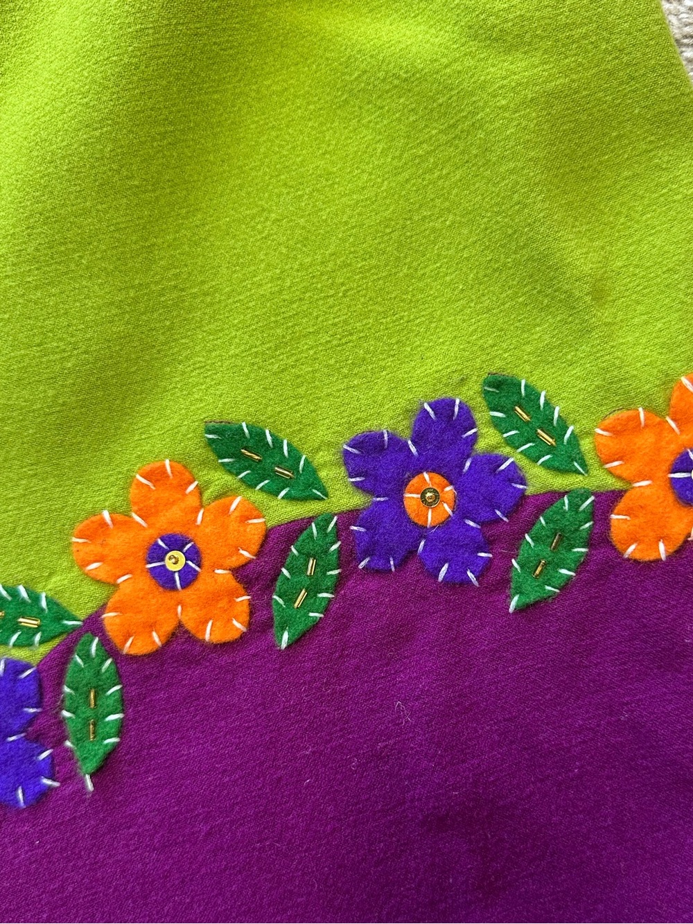 Moschino Vintage 90s Purple & Green Wool Blend Flower Sequins Midi Skirt Sz 6 - Picture 2 of 8